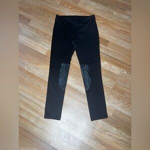 Victoria's Secret Black Active Leggings Size Medium Faux Leather Patches